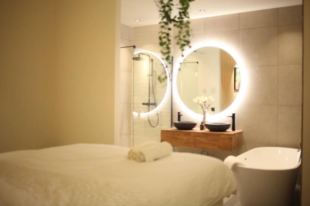Luxury Harbour Suite With Private Parking Лусдрехт Экстерьер фото